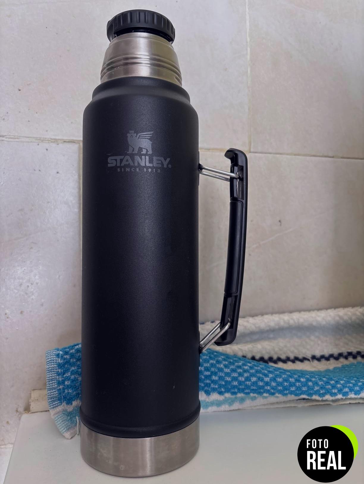 stanley-termo-750ml-matte-black-foto-3